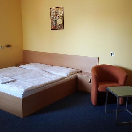 Bed and Breakfast Lehár panzió Komárno Esterno foto